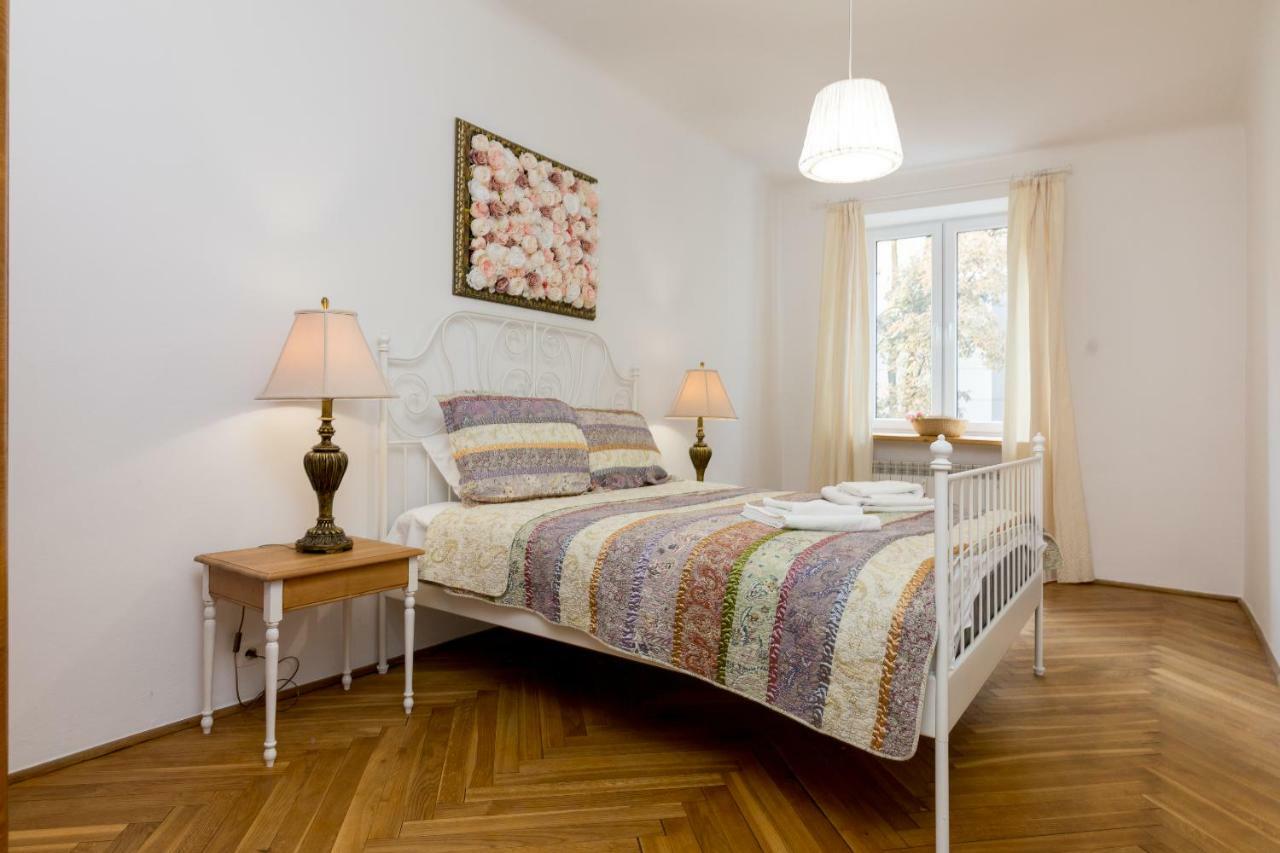 Royal Route Apartment For 10 People Warszawa Exteriör bild